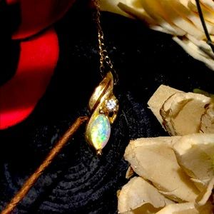 10K gold Opal/Diamond necklace